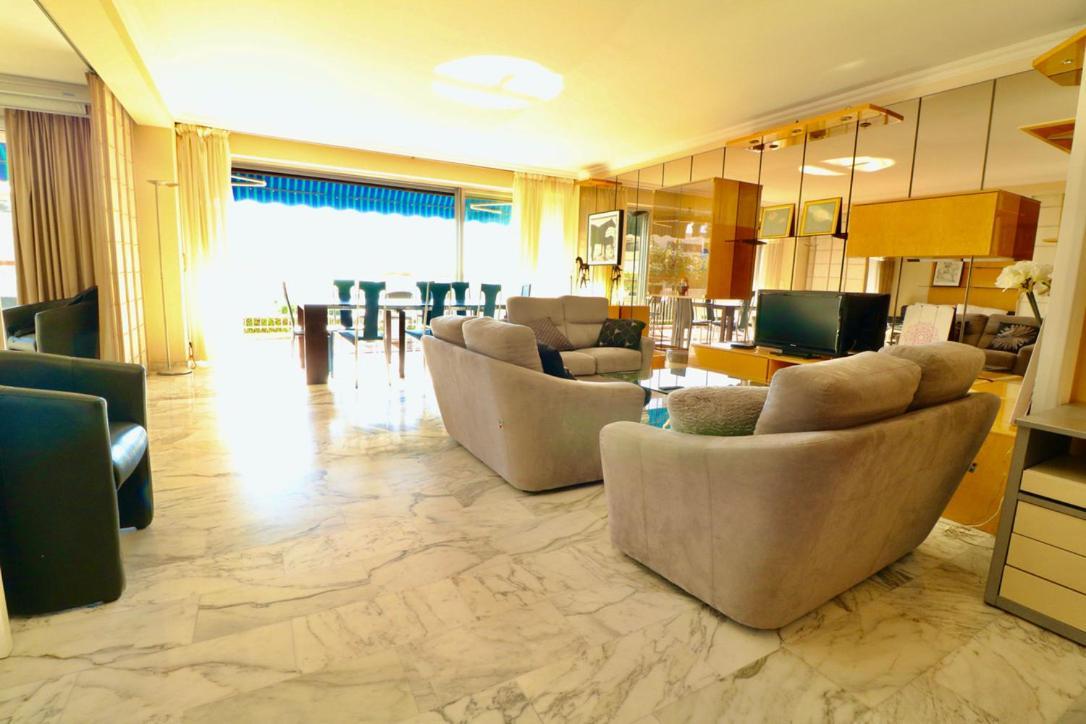 2, 3 And 4 Bedroom Sea View Forville Apartments 5 Mins From The Palais Канны Экстерьер фото