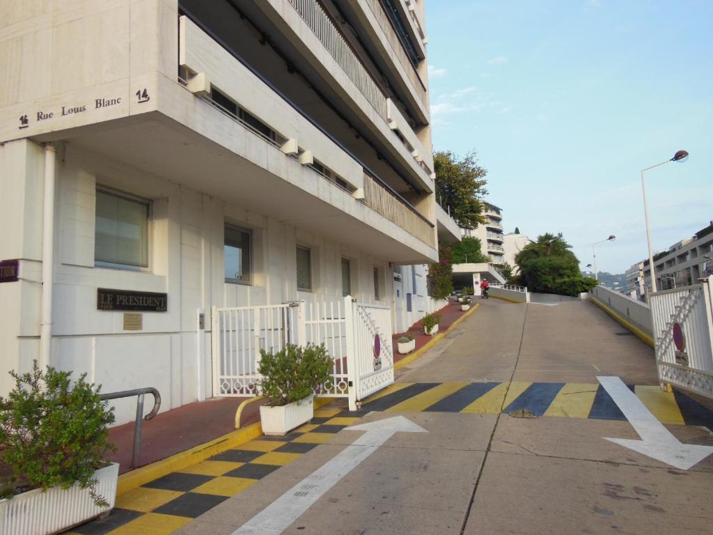 2, 3 And 4 Bedroom Sea View Forville Apartments 5 Mins From The Palais Канны Номер фото
