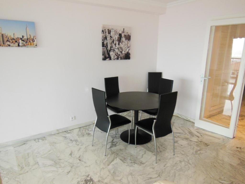 2, 3 And 4 Bedroom Sea View Forville Apartments 5 Mins From The Palais Канны Номер фото