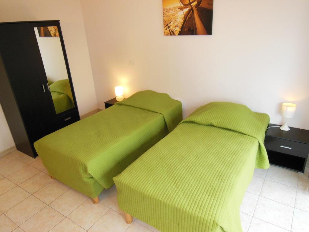 2, 3 And 4 Bedroom Sea View Forville Apartments 5 Mins From The Palais Канны Номер фото