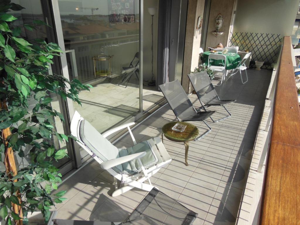 2, 3 And 4 Bedroom Sea View Forville Apartments 5 Mins From The Palais Канны Номер фото